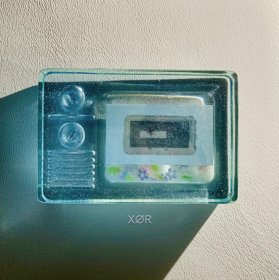 XØR™ Handcrafted Card XAVIER 💜 Fluorescent | NFC | Suspended Glitter & Luminescent Star 🌟