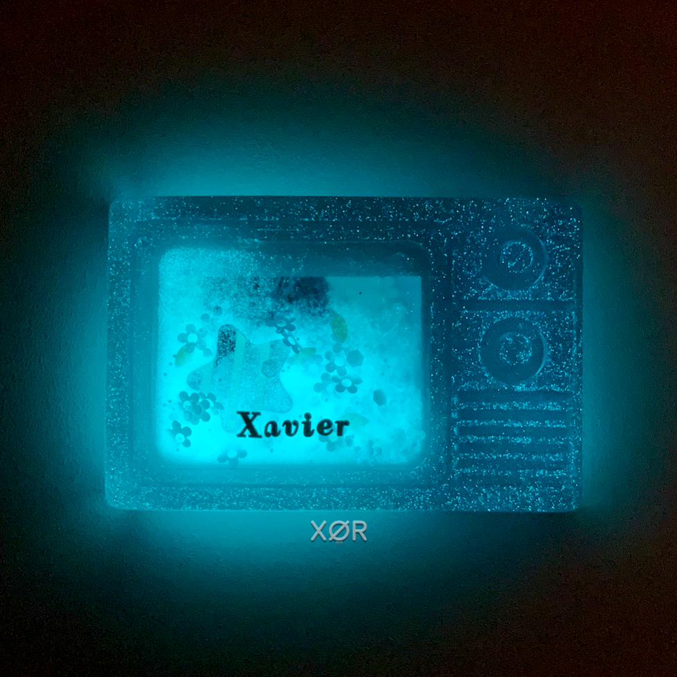 XØR™ Handcrafted Card XAVIER 💜 Fluorescent | NFC | Suspended Glitter & Luminescent Star 🌟